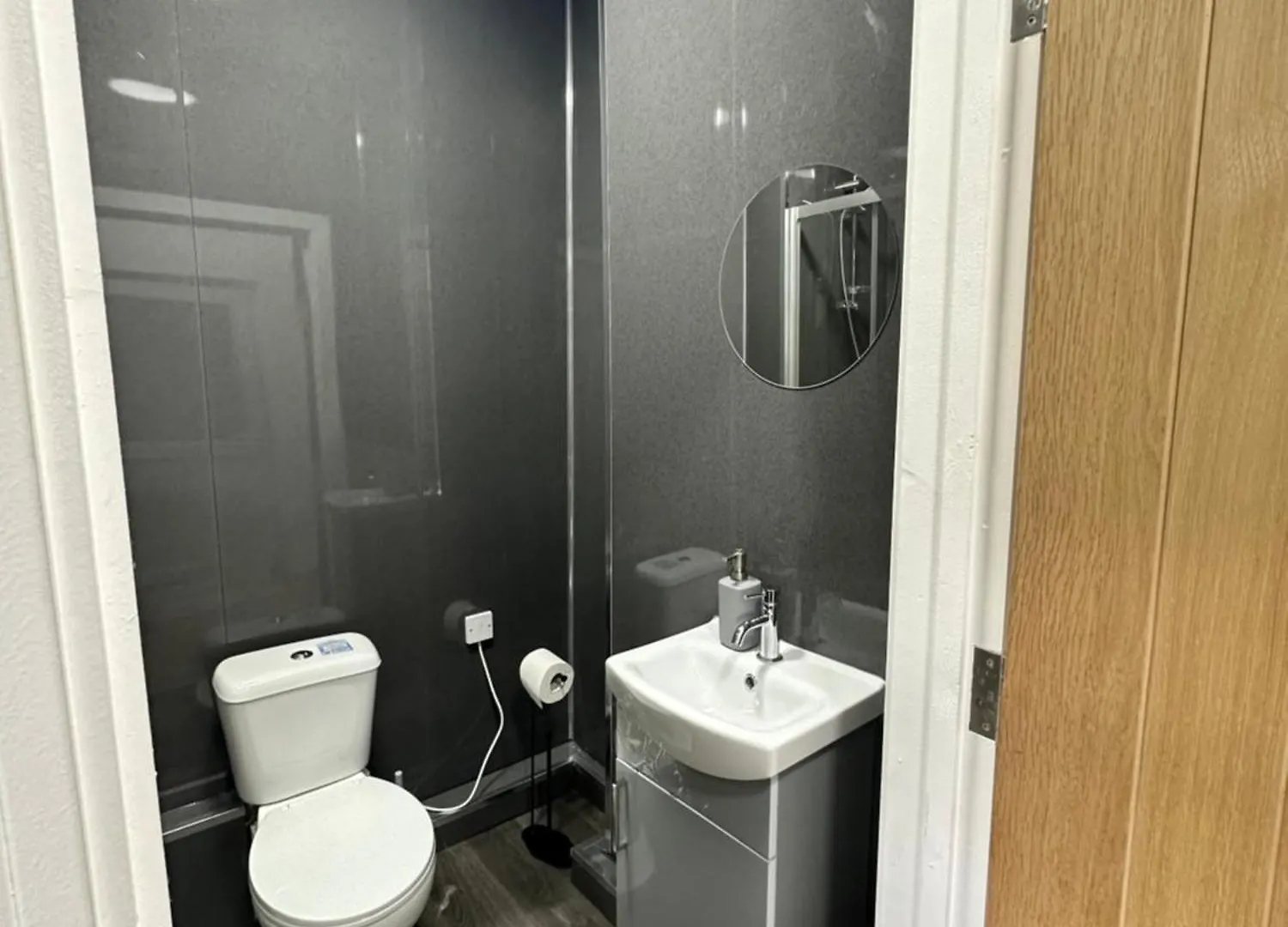 Champs Place Apartment Cardiff