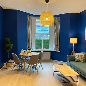 Aaron Wise - 17 Fitzhamon Appartement